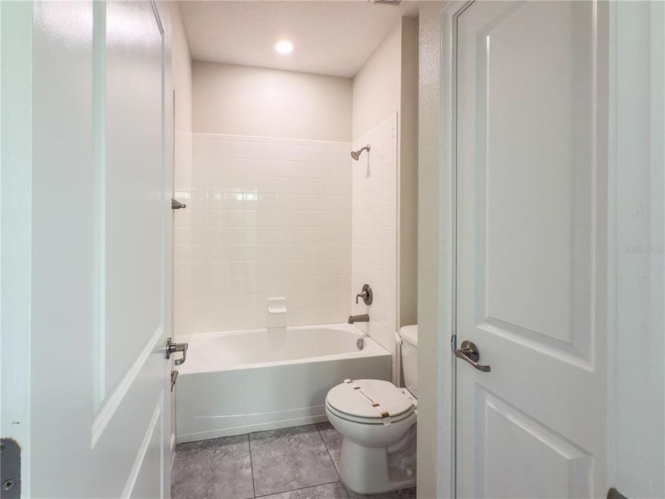 En Venta: $609,990 (4 camas, 3 baños, 2655 Pies cuadrados)