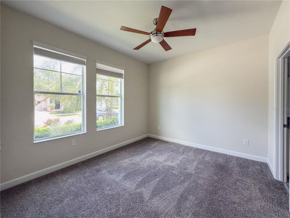 En Venta: $609,990 (4 camas, 3 baños, 2655 Pies cuadrados)