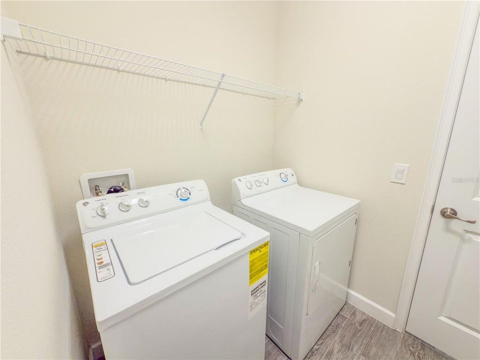 En Venta: $609,990 (4 camas, 3 baños, 2655 Pies cuadrados)