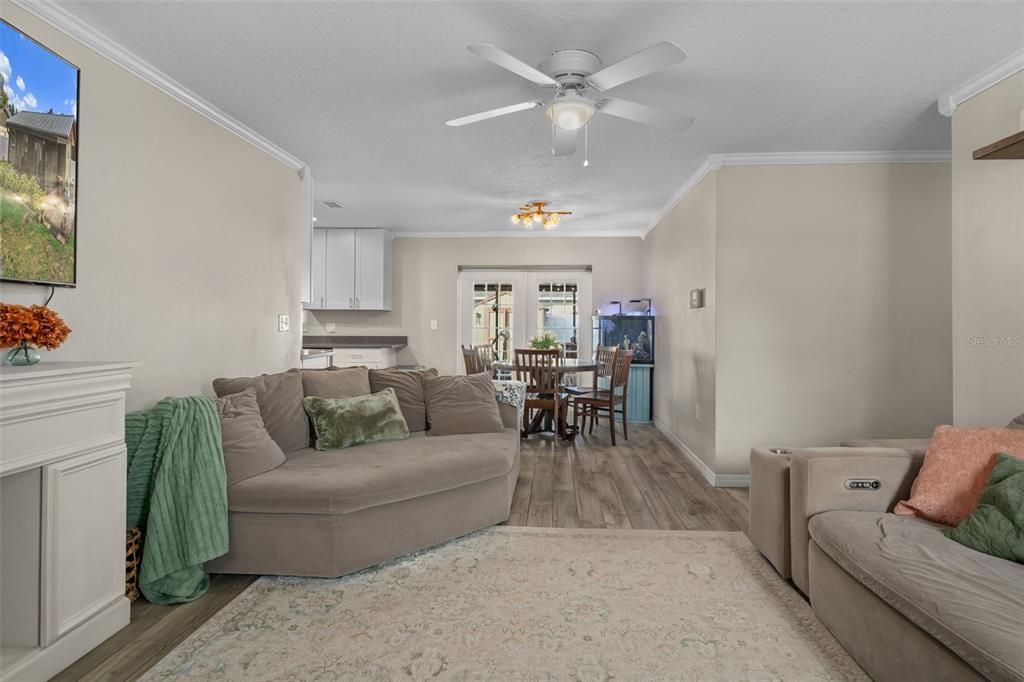 На продажу: $340,000 (3 спален, 2 ванн, 1120 Квадратных фут)