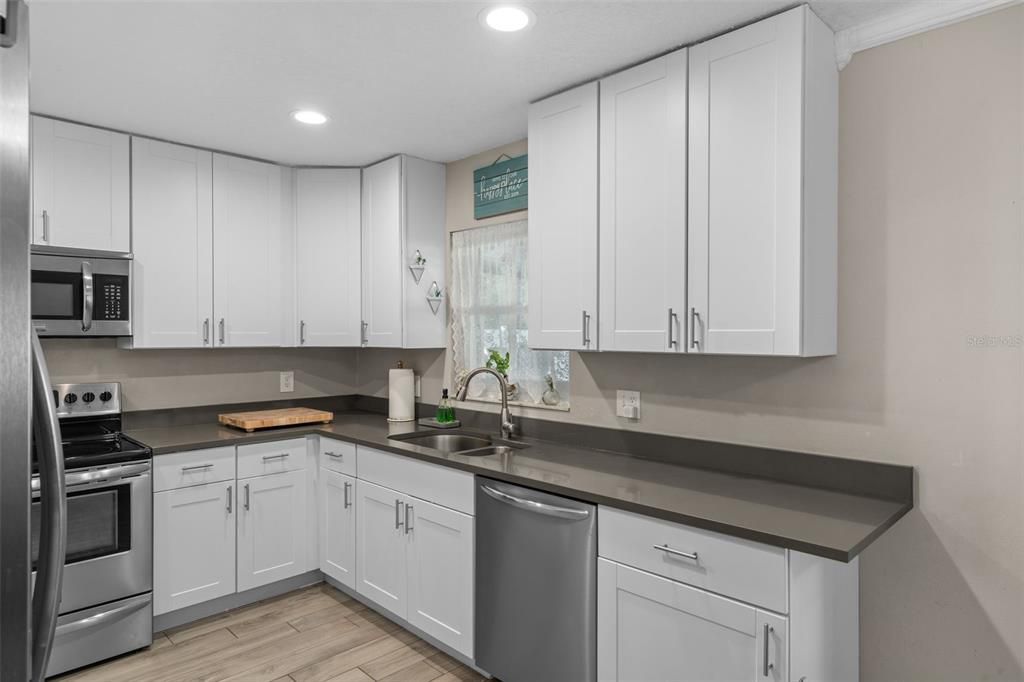 На продажу: $340,000 (3 спален, 2 ванн, 1120 Квадратных фут)