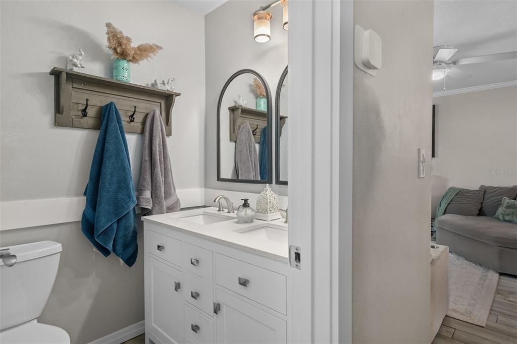 На продажу: $340,000 (3 спален, 2 ванн, 1120 Квадратных фут)