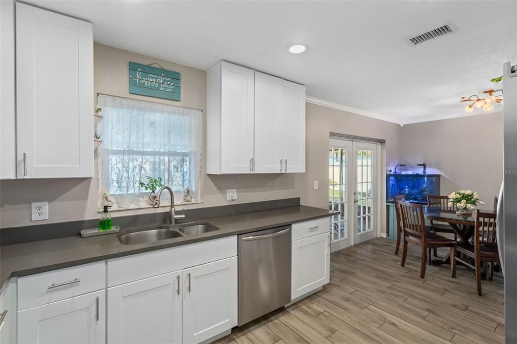 На продажу: $340,000 (3 спален, 2 ванн, 1120 Квадратных фут)