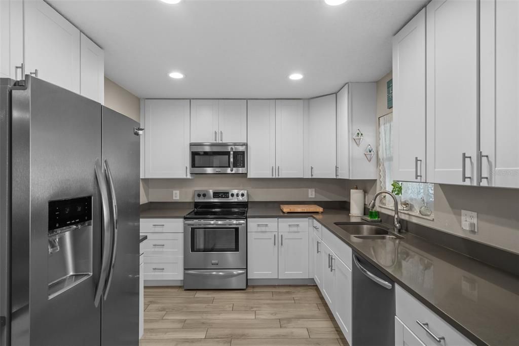 На продажу: $340,000 (3 спален, 2 ванн, 1120 Квадратных фут)