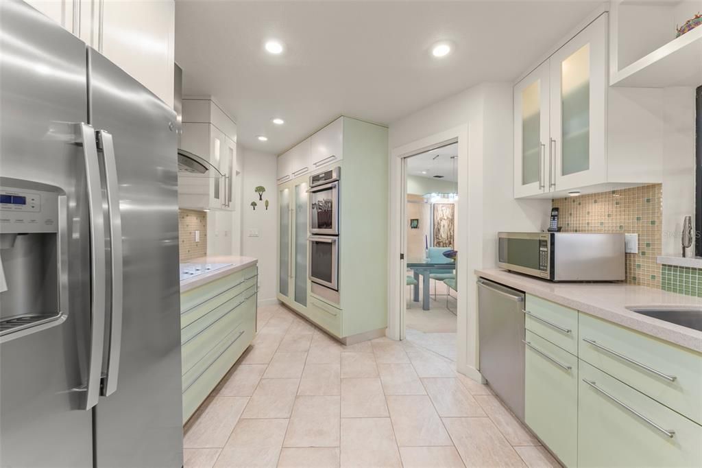 待售: $1,275,000 (5 贝兹, 3 浴室, 2646 平方英尺)