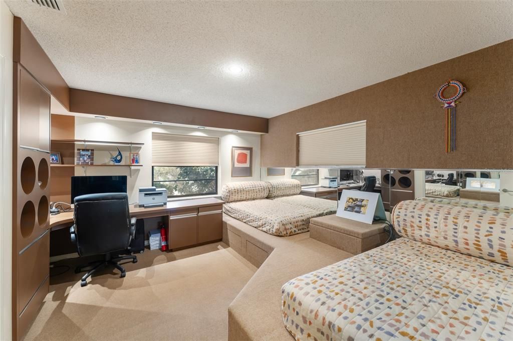 待售: $1,275,000 (5 贝兹, 3 浴室, 2646 平方英尺)