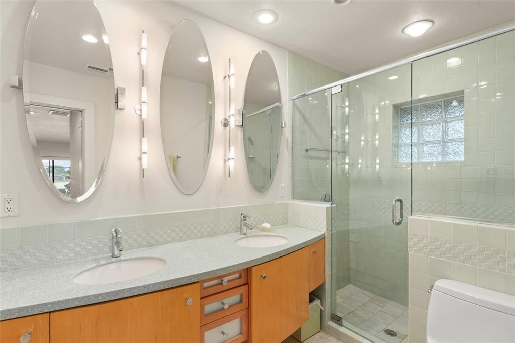 待售: $1,275,000 (5 贝兹, 3 浴室, 2646 平方英尺)