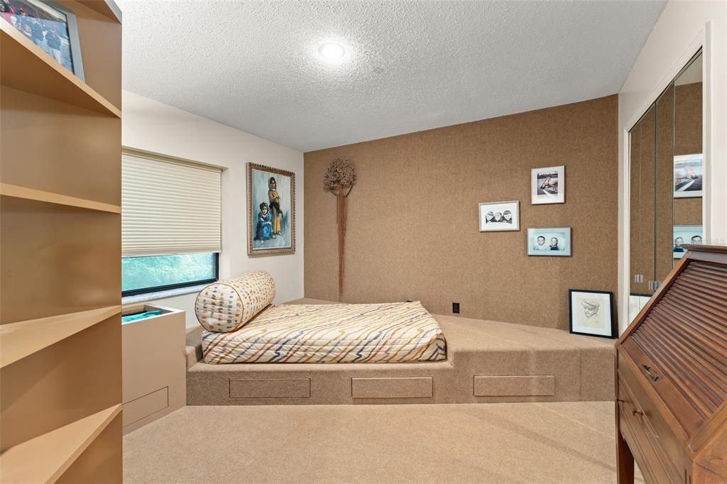 待售: $1,275,000 (5 贝兹, 3 浴室, 2646 平方英尺)