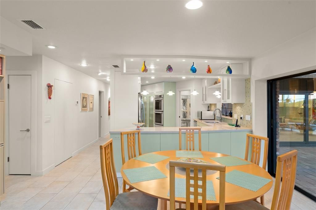 待售: $1,275,000 (5 贝兹, 3 浴室, 2646 平方英尺)