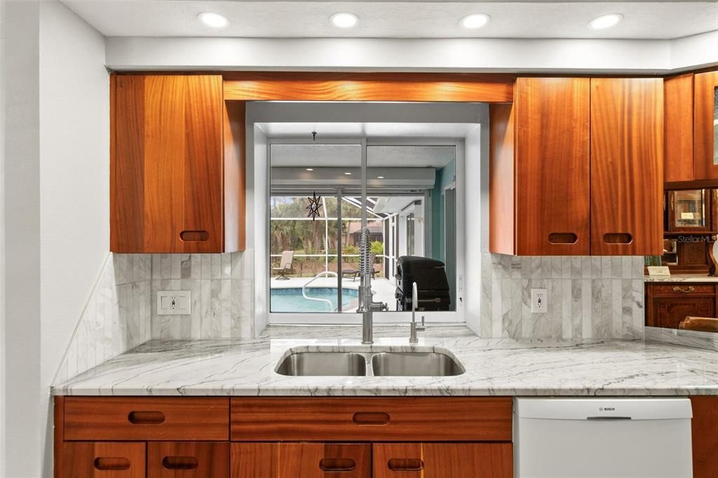 На продажу: $565,000 (3 спален, 2 ванн, 2089 Квадратных фут)