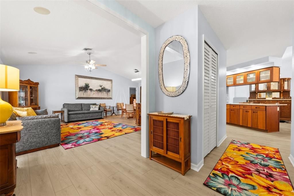 На продажу: $565,000 (3 спален, 2 ванн, 2089 Квадратных фут)