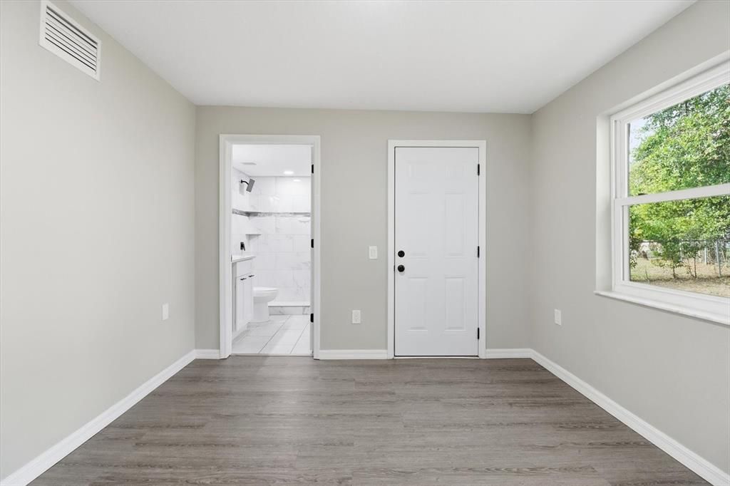 待售: $210,000 (3 贝兹, 2 浴室, 1160 平方英尺)