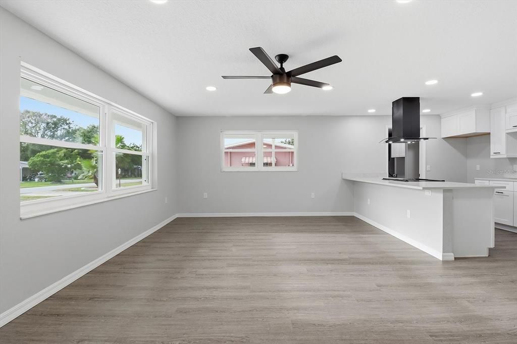 待售: $210,000 (3 贝兹, 2 浴室, 1160 平方英尺)