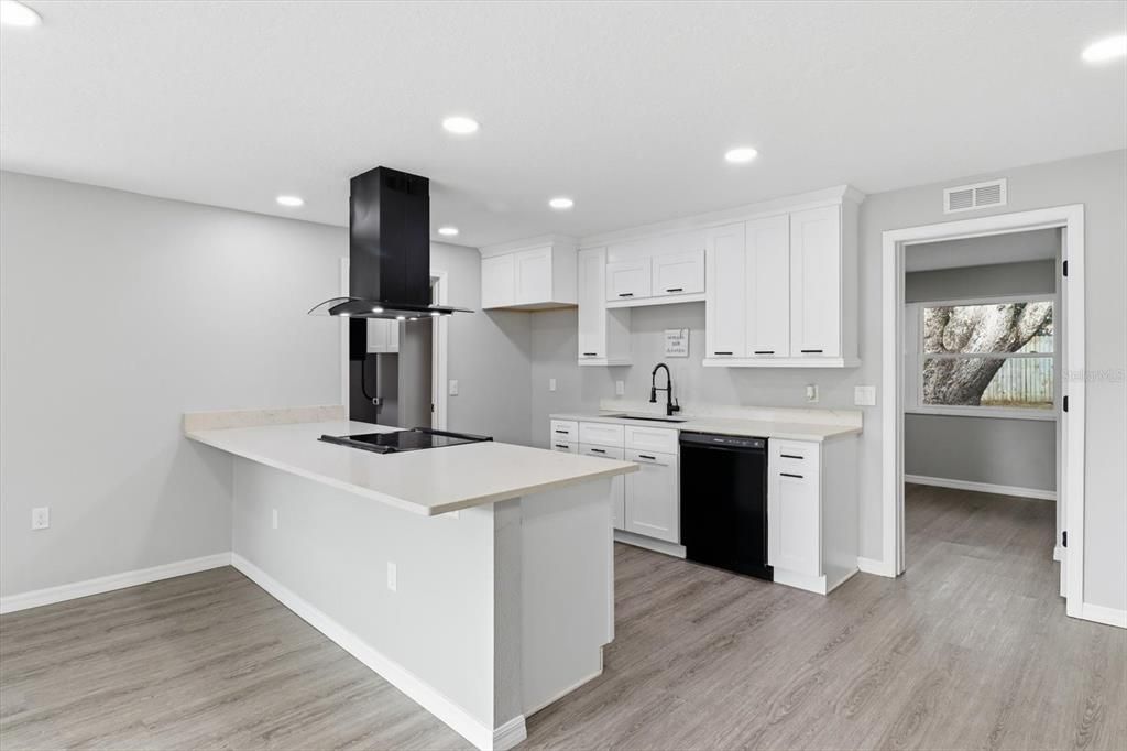 待售: $210,000 (3 贝兹, 2 浴室, 1160 平方英尺)