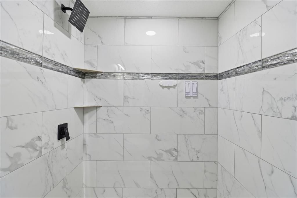 待售: $210,000 (3 贝兹, 2 浴室, 1160 平方英尺)