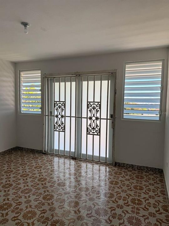 En Venta: $225,000 (3 camas, 2 baños, 1062 Pies cuadrados)