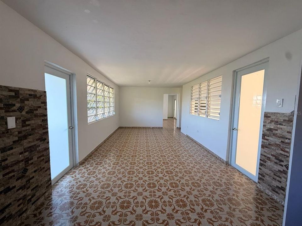En Venta: $225,000 (3 camas, 2 baños, 1062 Pies cuadrados)