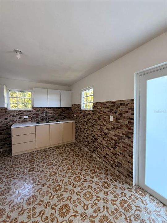 En Venta: $225,000 (3 camas, 2 baños, 1062 Pies cuadrados)