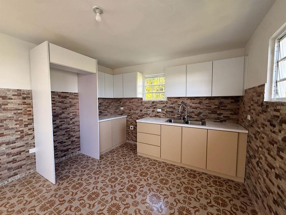 En Venta: $225,000 (3 camas, 2 baños, 1062 Pies cuadrados)
