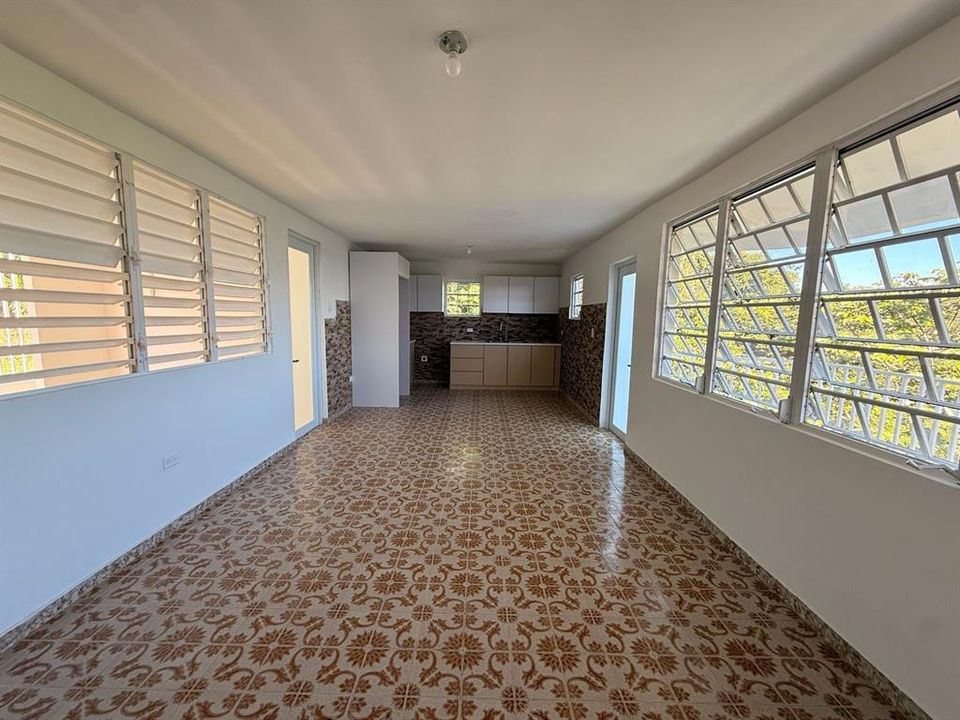 En Venta: $225,000 (3 camas, 2 baños, 1062 Pies cuadrados)