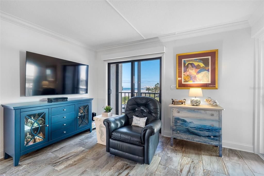 For Sale: $859,000 (2 beds, 2 baths, 1394 Square Feet)