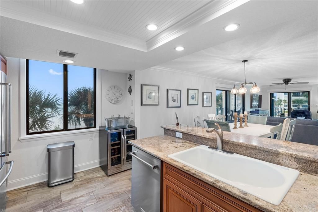 For Sale: $859,000 (2 beds, 2 baths, 1394 Square Feet)