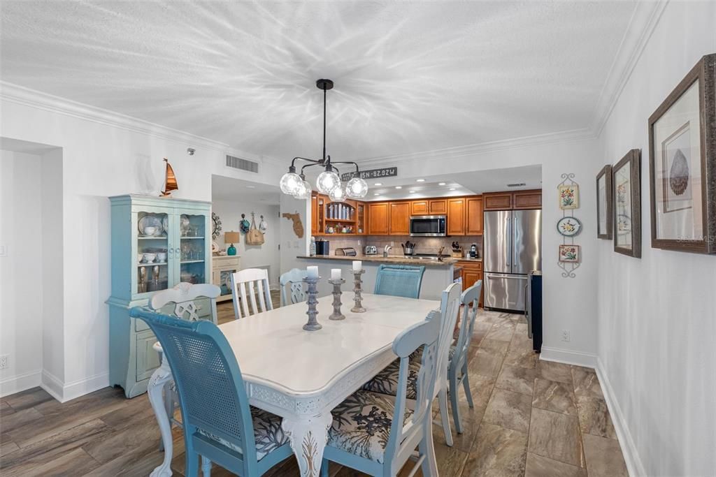 For Sale: $859,000 (2 beds, 2 baths, 1394 Square Feet)