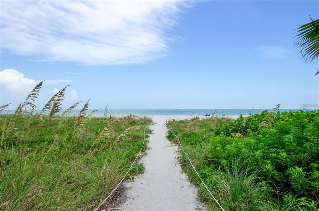 For Sale: $859,000 (2 beds, 2 baths, 1394 Square Feet)