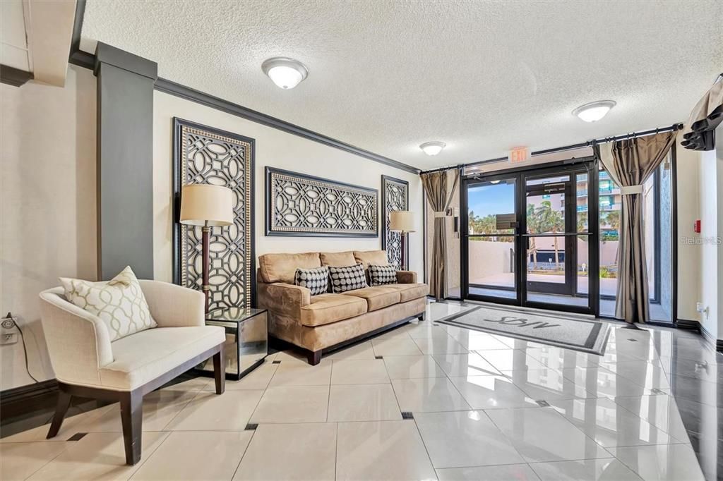 For Sale: $859,000 (2 beds, 2 baths, 1394 Square Feet)