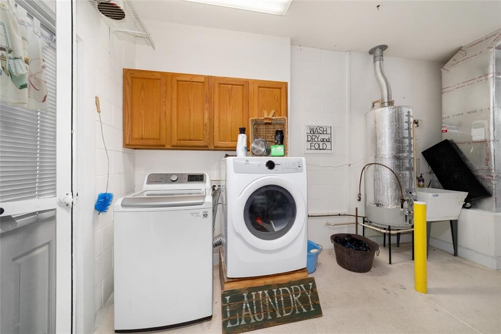 For Sale: $489,900 (3 beds, 2 baths, 2459 Square Feet)