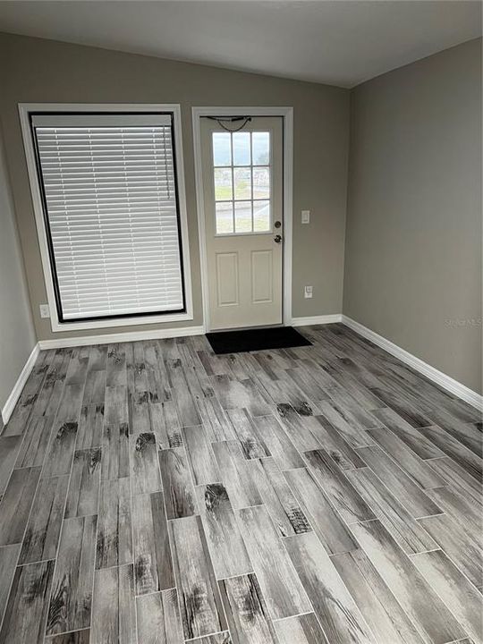 На продажу: $279,000 (2 спален, 1 ванн, 1116 Квадратных фут)