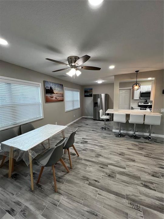 На продажу: $279,000 (2 спален, 1 ванн, 1116 Квадратных фут)