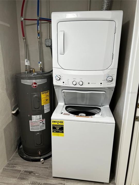 На продажу: $279,000 (2 спален, 1 ванн, 1116 Квадратных фут)