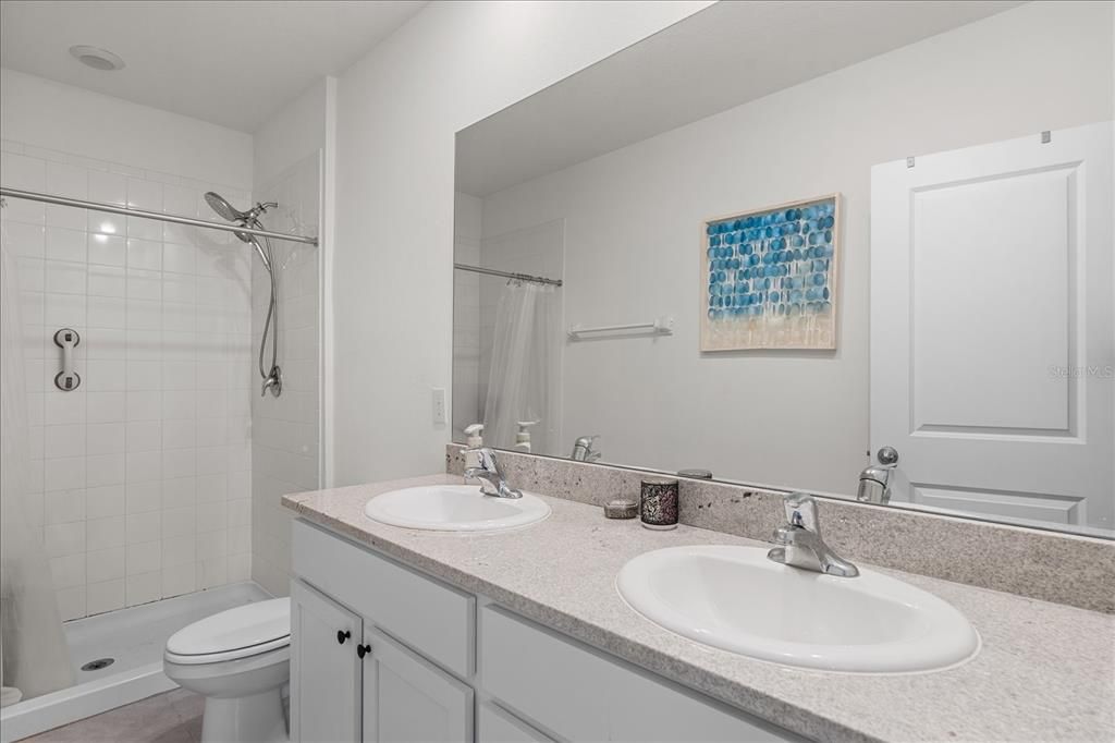 For Sale: $350,000 (3 beds, 2 baths, 1662 Square Feet)