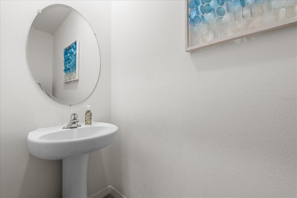 For Sale: $350,000 (3 beds, 2 baths, 1662 Square Feet)