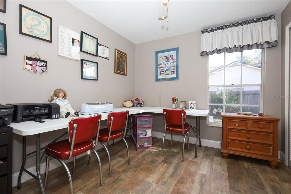 For Sale: $386,000 (3 beds, 2 baths, 1300 Square Feet)