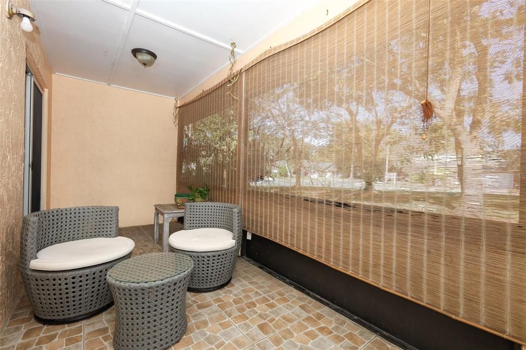 For Sale: $386,000 (3 beds, 2 baths, 1300 Square Feet)