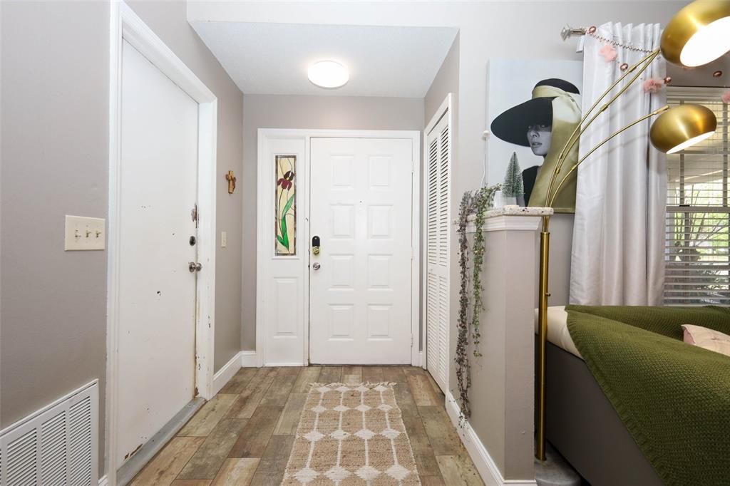 For Sale: $386,000 (3 beds, 2 baths, 1300 Square Feet)