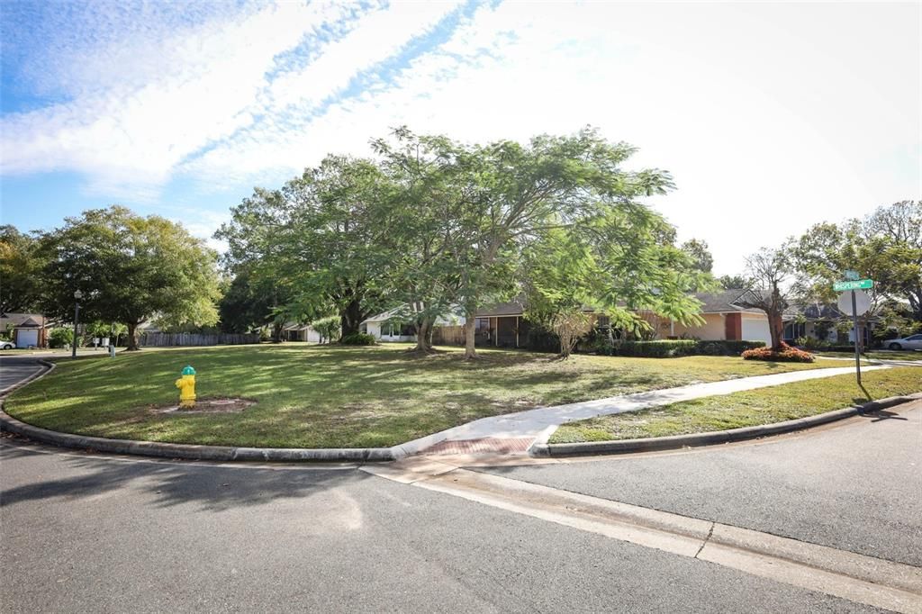 For Sale: $386,000 (3 beds, 2 baths, 1300 Square Feet)