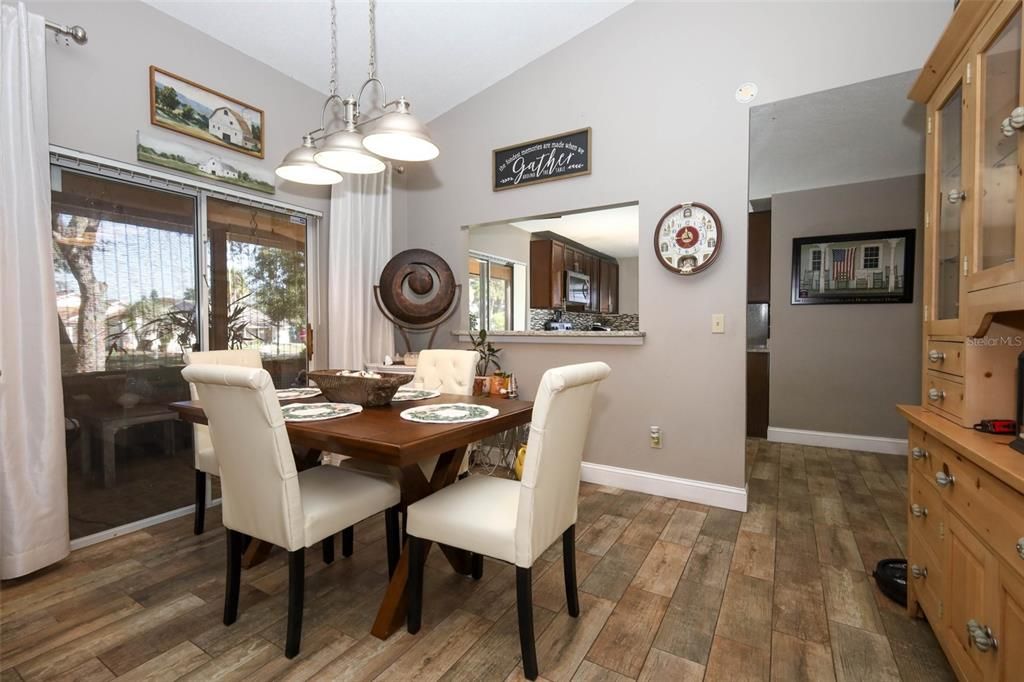 For Sale: $386,000 (3 beds, 2 baths, 1300 Square Feet)