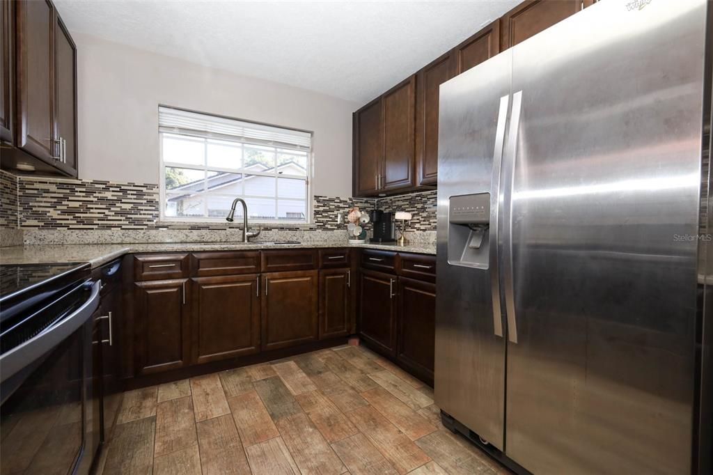 For Sale: $386,000 (3 beds, 2 baths, 1300 Square Feet)