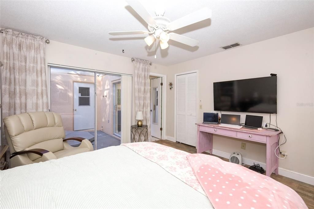 For Sale: $386,000 (3 beds, 2 baths, 1300 Square Feet)