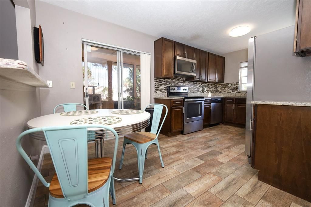 For Sale: $386,000 (3 beds, 2 baths, 1300 Square Feet)