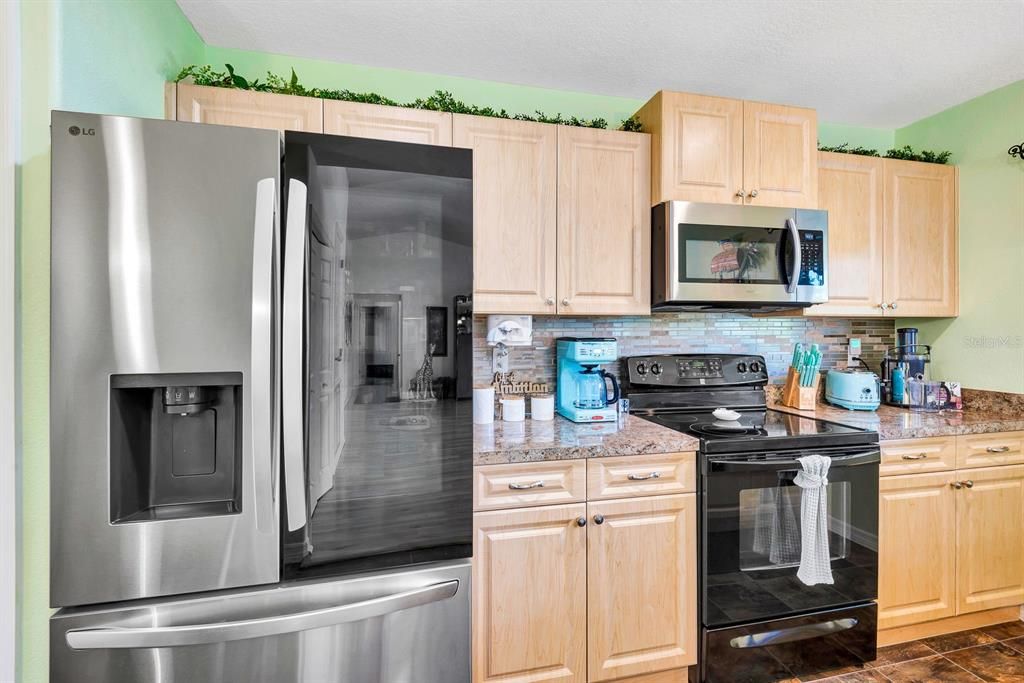 For Sale: $319,000 (3 beds, 2 baths, 1285 Square Feet)