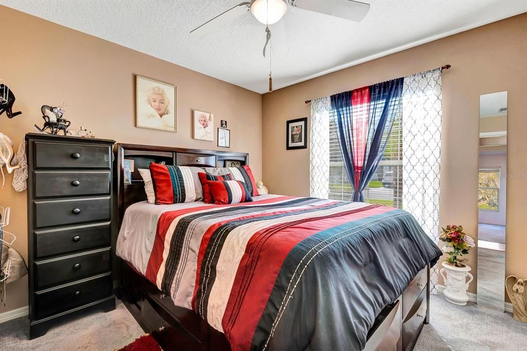 For Sale: $319,000 (3 beds, 2 baths, 1285 Square Feet)