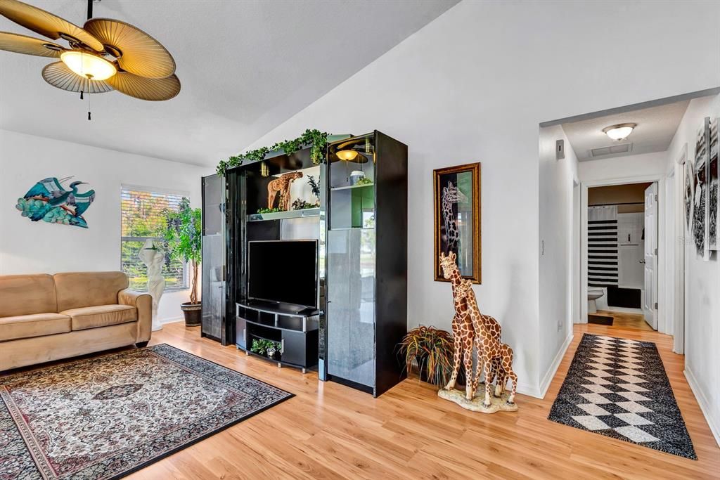 For Sale: $319,000 (3 beds, 2 baths, 1285 Square Feet)