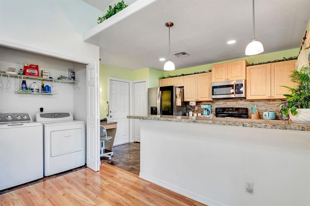 For Sale: $319,000 (3 beds, 2 baths, 1285 Square Feet)