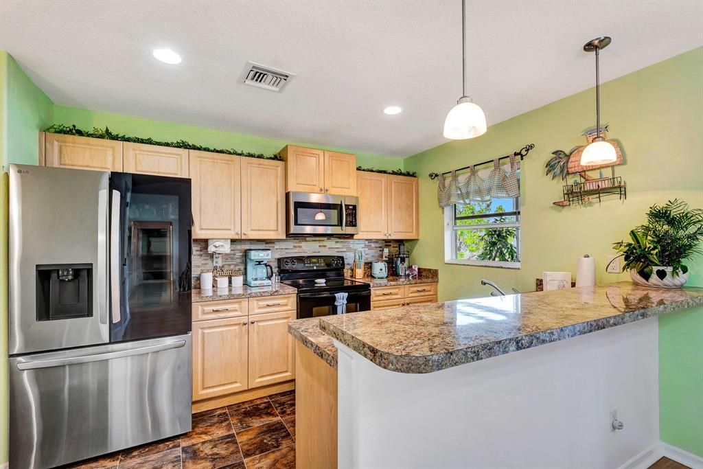 For Sale: $319,000 (3 beds, 2 baths, 1285 Square Feet)