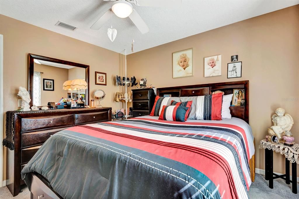 For Sale: $319,000 (3 beds, 2 baths, 1285 Square Feet)