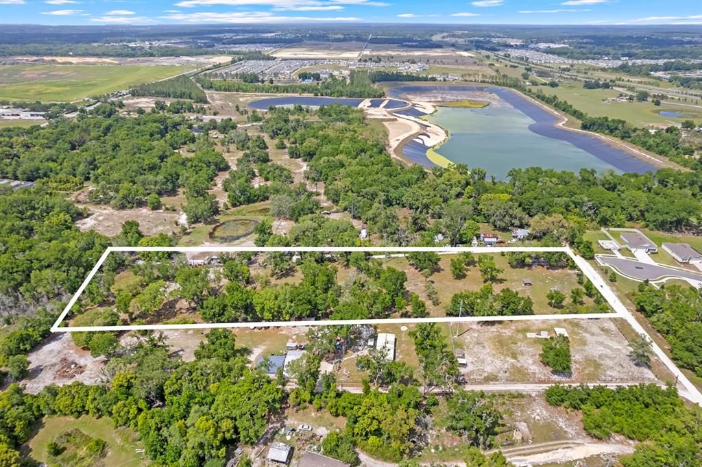 На продажу: $450,000 (5.26 acres)